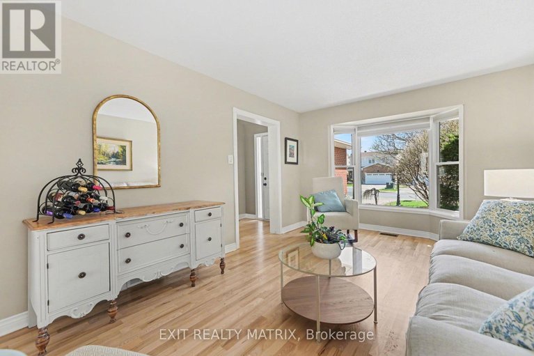 29667143/1583-sunview-drive/orleanssunridge/ottawa/ontario/K1C5A6_7