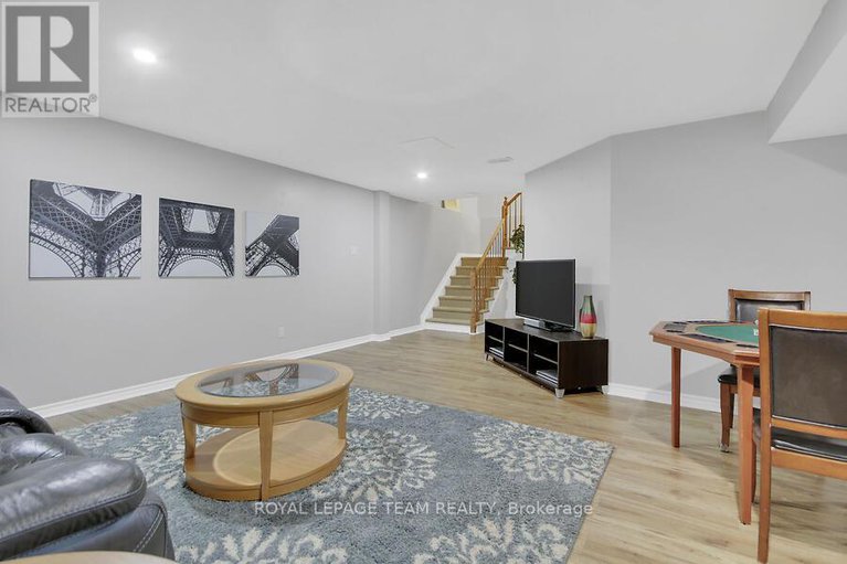 28451153/70-oldfield-street/barrhaven-east/ottawa/ontario/K2G7C2_36