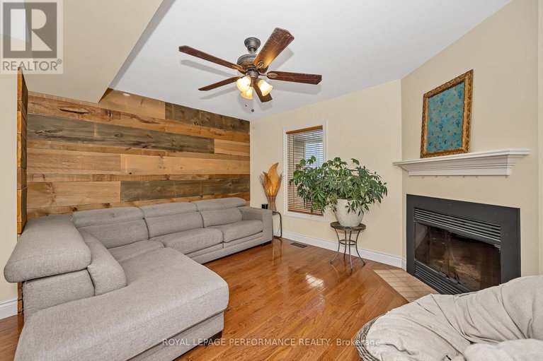 29100825/3084-lemay-circle/town-of-rockland/clarence-rockland/ontario/K4K1A9_16