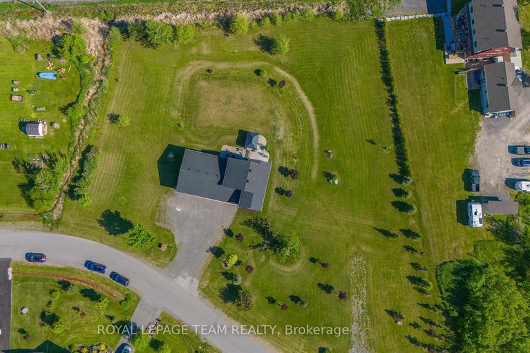 28782906/126-grasshopper-lane/dunrobin-shores/ottawa/ontario/K0A1T0_46