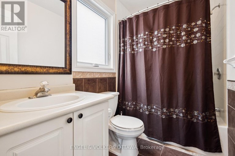 28798692/2213-noblewood-way/orleans-village/ottawa/ontario/K1W1E7_31