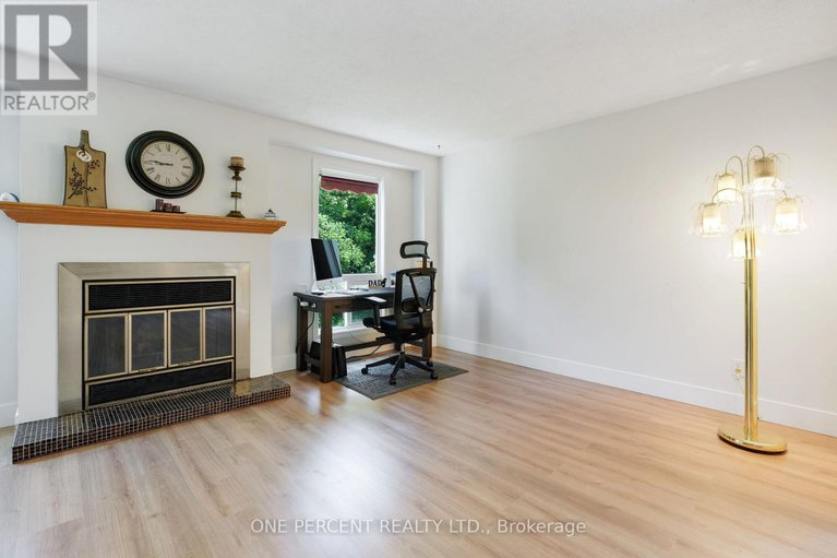 28549707/6585-6585-bilberry-drive/convent-glen-north/ottawa/ontario/K1C4N4_18