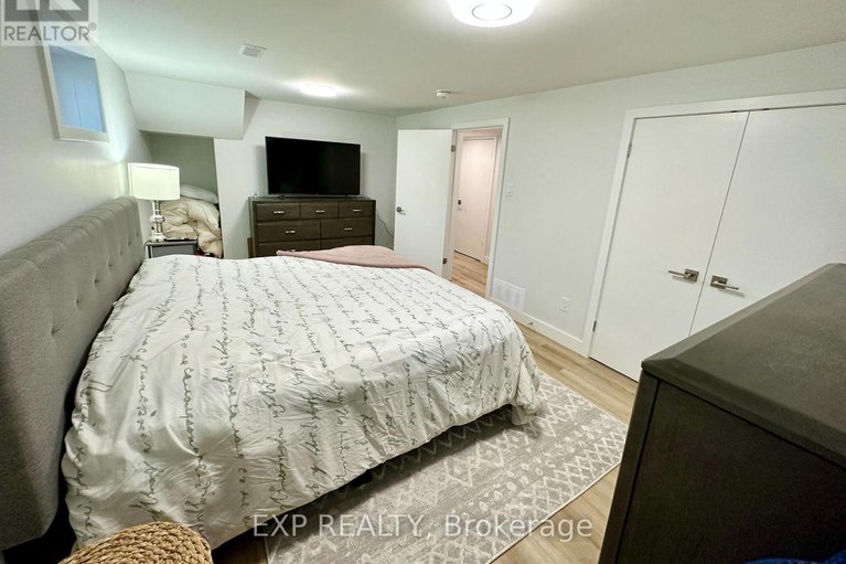 29066589/44-sherry-lane/manordale/ottawa/ontario/K2G3L8_28