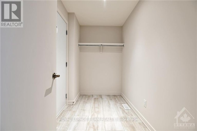 28504001/522-borbridge-avenue/riverside-southgloucester-glen/ottawa/ontario/K4M0H9_18