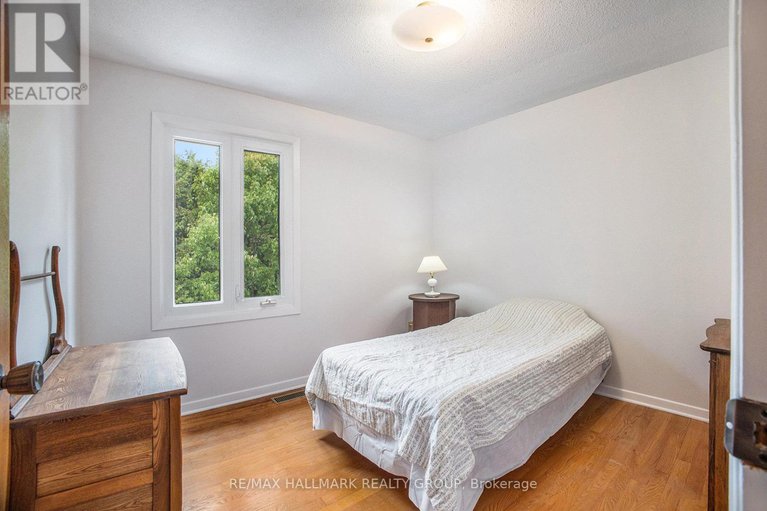 28796892/618-la-verendrye-drive/beacon-hill-north/ottawa/ontario/K1J7C4_22