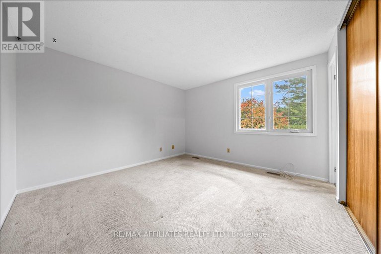 28917185/1610-schouten-drive/bilberry-creekqueenswood-heights/ottawa/ontario/K1E2J4_24