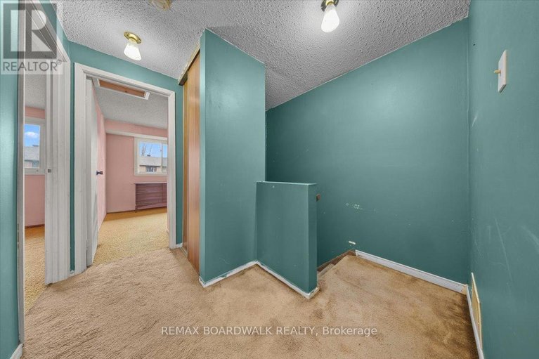 29597004/1456-murdock-gate/cyrville/ottawa/ontario/K1J8R5_15