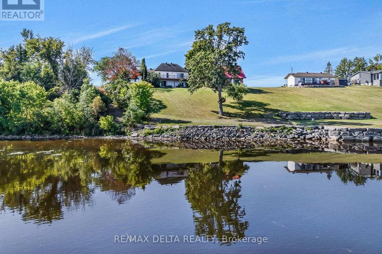 28770240/3705-old-highway-17-road/clarencerockland-twp/clarence-rockland/ontario/K4K1W2_35