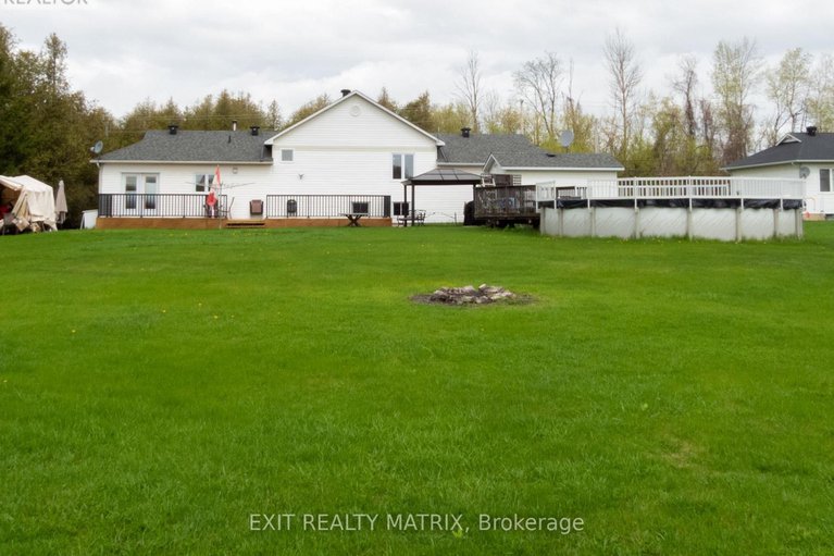 28341963/2418-rideau-road/riverside-south/ottawa/ontario/K1X1B2_37