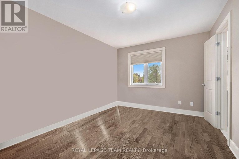 28915612/5386-mansel-crescent/manotick-village-manotick-estates/ottawa/ontario/K4M1L3_32