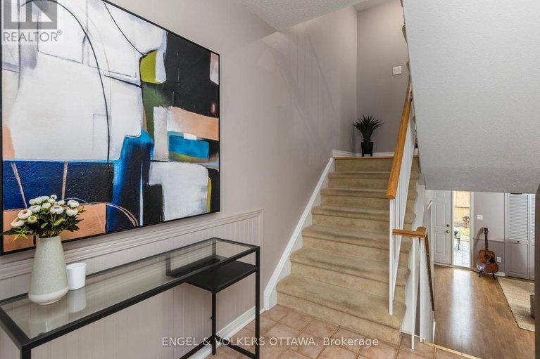 29618485/31-castlegreen-private/hunt-club-parkgreenboro/ottawa/ontario/K1T3N4_3