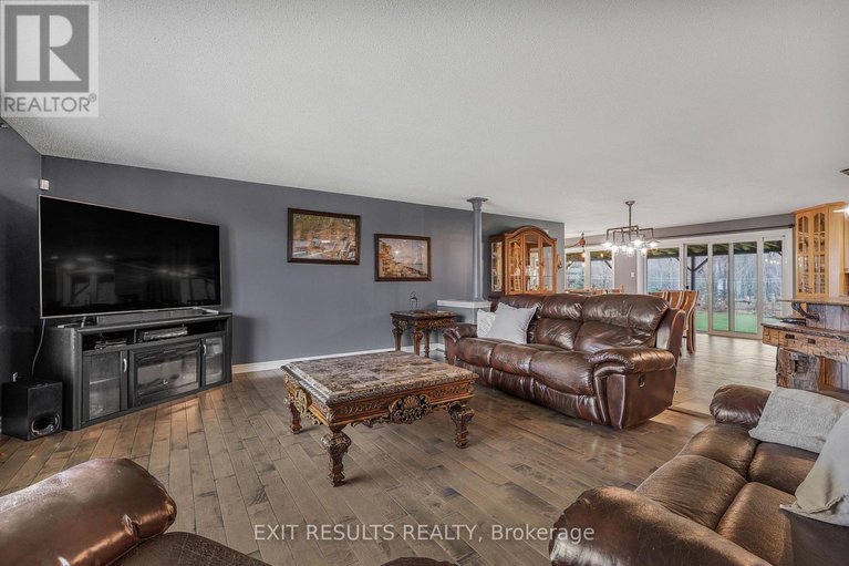 29625527/638-st-thomas-road/russell-twp/russell/ontario/K0A1W0_7