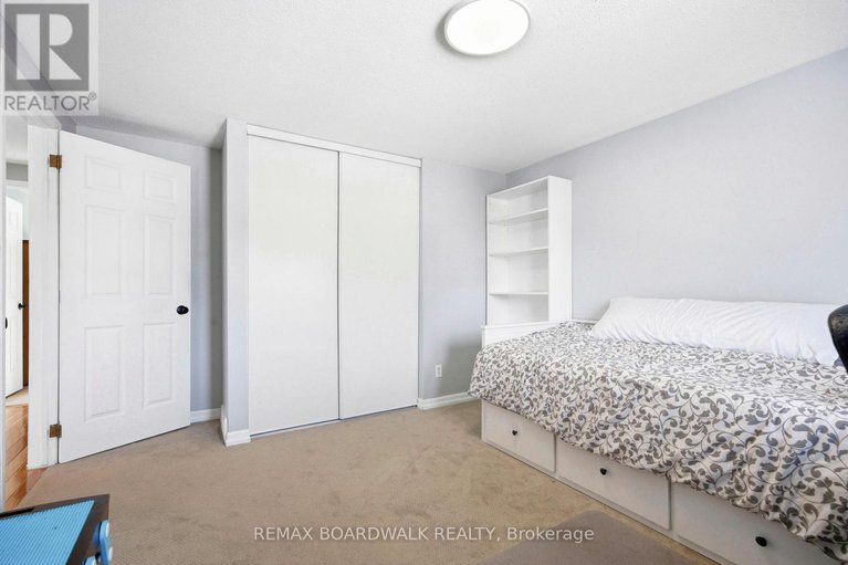 29434005/49-liston-crescent/katimavik/ottawa/ontario/K2L2W3_26