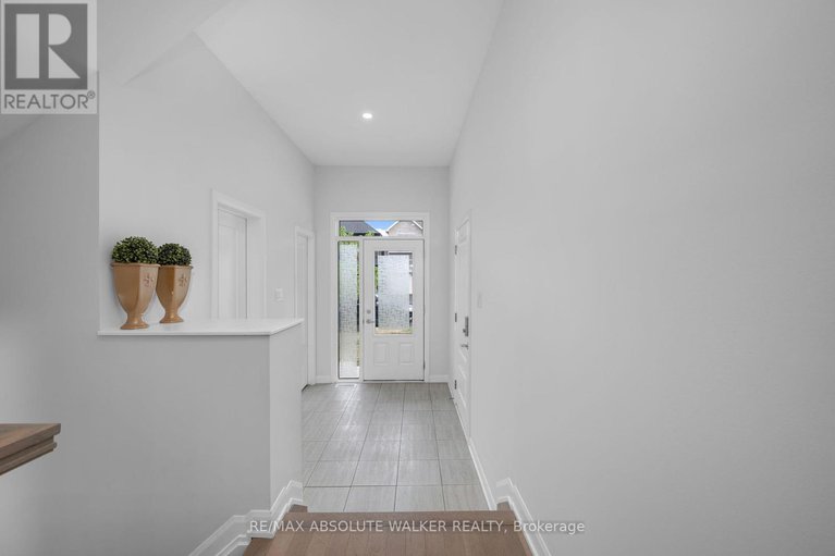 28786896/21-fossa-terrace-n/half-moon-bay/ottawa/ontario/K2J6W4_3