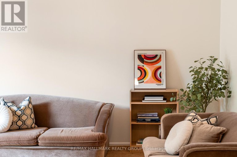 28978664/1075-avignon-court/orleans-wood/ottawa/ontario/K1C2N4_4