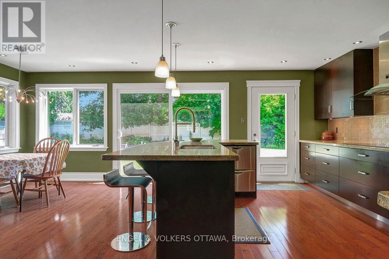 28808789/3-mohawk-crescent/bruce-farmgraham-parkqualicumbellands/ottawa/ontario/K2H7G7_13