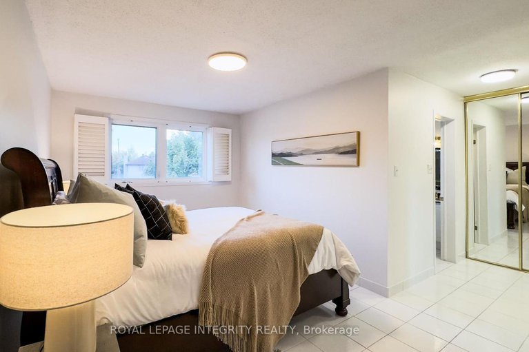 28908572/1266-famlit-court/beacon-hill-south/ottawa/ontario/K1J9A2_22