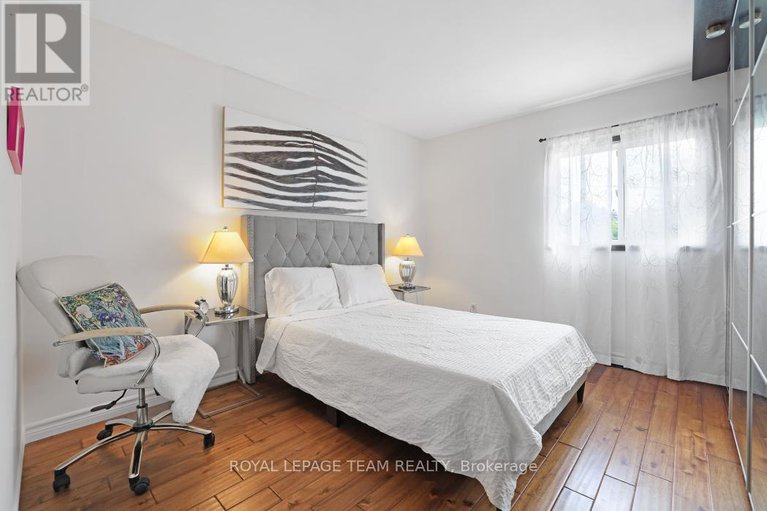 28576790/807-maplecrest-avenue/mckellar-heightsglabar-park/ottawa/ontario/K2A2Z7_18