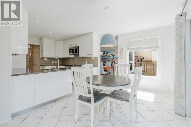 29631308/583-apollo-way/fallingbrookpineridge/ottawa/ontario/K4A1T7_17