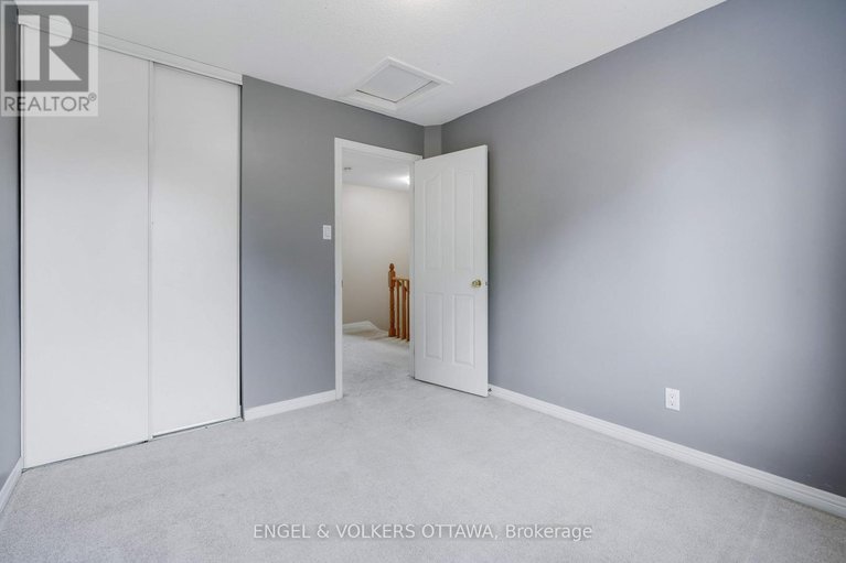 29154466/551-wild-shore-crescent/riverside-southgloucester-glen/ottawa/ontario/K1V1S9_18