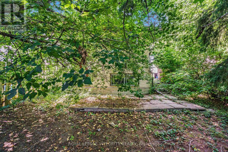 28649416/14-mulvagh-avenue/borden-farmstewart-farmcarleton-heightsparkwood-hills/ottawa/ontario/K2E6M6_30