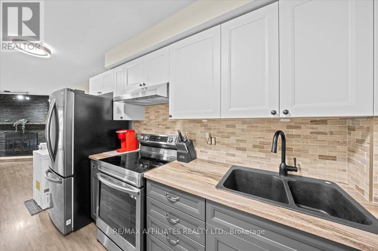28895035/a-6643-bilberry-drive/convent-glen-north/ottawa/ontario/K1C4N5_7