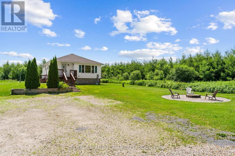 28520318/1523-drummond-con-6b-road/drummond-n-elmsley-drummond-twp/drummondnorth-elmsley/ontario/K7H3C8_8