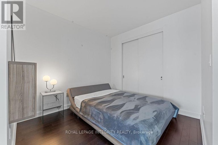 29110736/1908-111-champagne-avenue-s/west-centre-town/ottawa/ontario/K1S5V3_11