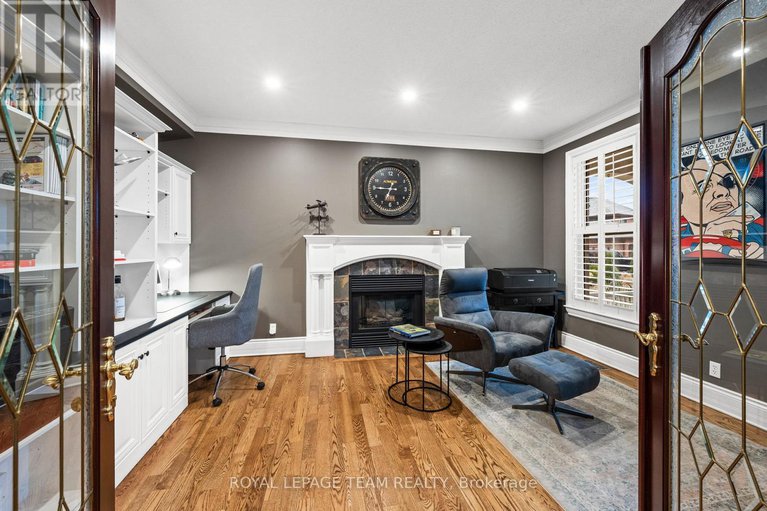 28461194/17-craigmohr-court/craig-henrywoodvale/ottawa/ontario/K2G4P9_17