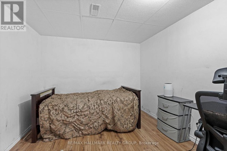 28653089/716-summergaze-street/emerald-meadowstrailwest/ottawa/ontario/K2M0L4_41