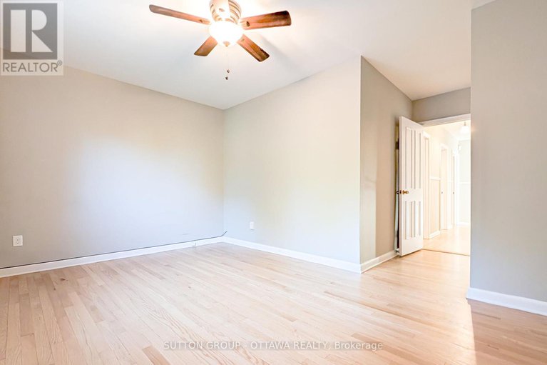 28861066/866-claude-street/castle-heightsrideau-high/ottawa/ontario/K1K2S6_20