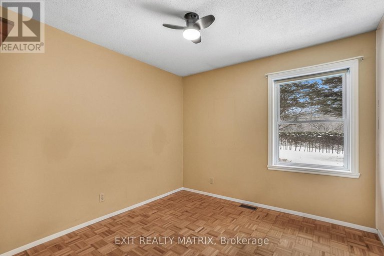 29164784/1261-golf-road/east-hawkesbury-twp/east-hawkesbury/ontario/K6A2R2_21