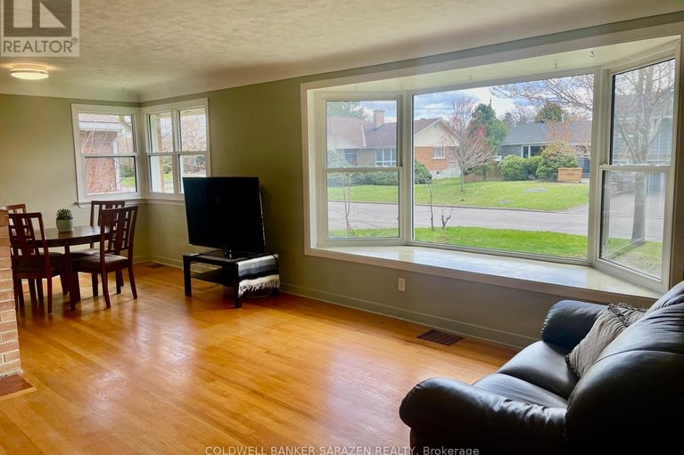 29689424/1421-palen-avenue/alta-vista/ottawa/ontario/K1H7E6_8