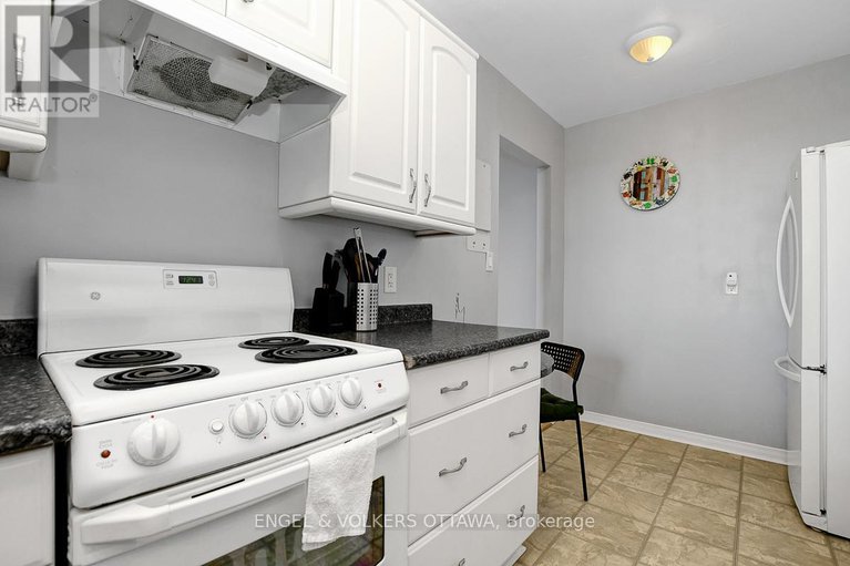 28597861/1506-2000-jasmine-crescent/beacon-hill-south/ottawa/ontario/K1J8K4_18