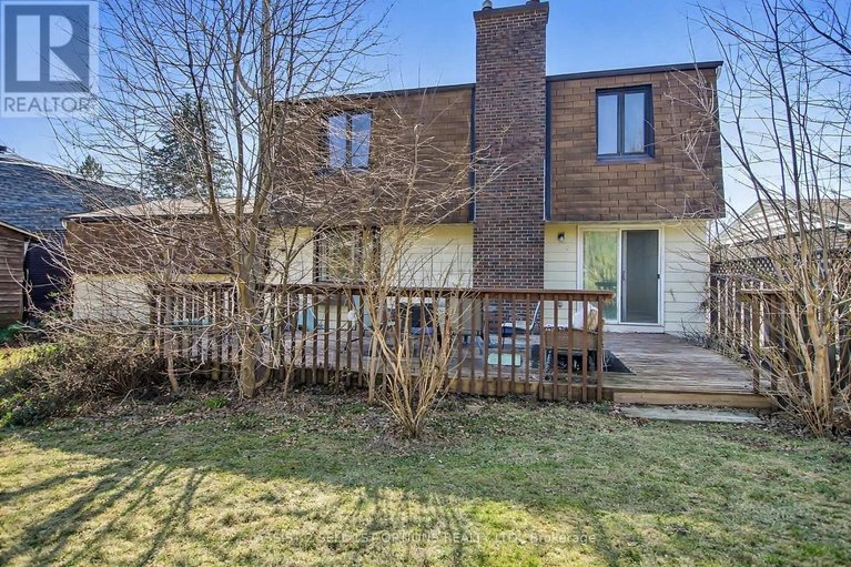 29626461/11-elvaston-avenue/craig-henrywoodvale/ottawa/ontario/K2G3T2_24