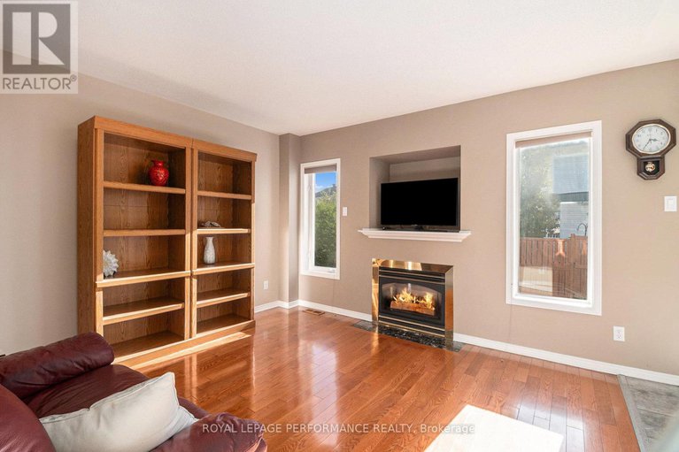 28978990/730-nesting-way/fallingbrookgardenway-south/ottawa/ontario/K4A3X4_8