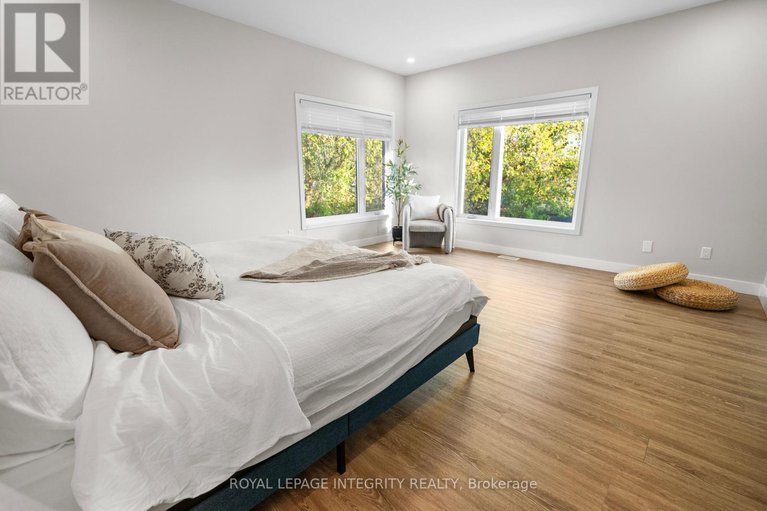 28968738/a-b-247-granville-street/vanier/ottawa/ontario/K1L6Z3_16