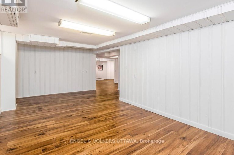 29358841/878-dunlevie-avenue/mckellar-heightsglabar-park/ottawa/ontario/K2A2Z4_29