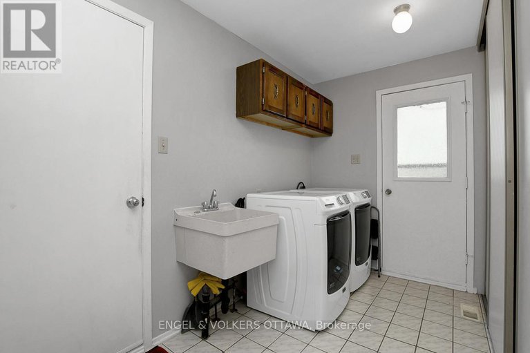 29381933/1016-driftwood-crescent/convent-glen/ottawa/ontario/K1C2P1_25