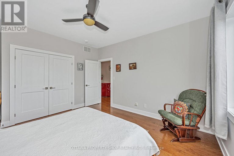 28399504/1355-mory-street/emerald-woodssawmill-creek/ottawa/ontario/K1T1C8_27