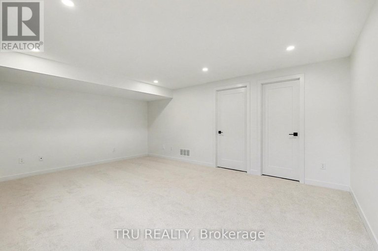 29132293/1144-cope-drive/stittsville-south/ottawa/ontario/K2S3C3_21