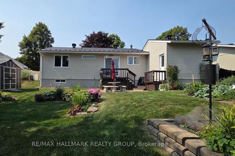 29090721/1366-metz-crescent/carson-grove/ottawa/ontario/K1K3Z5_31