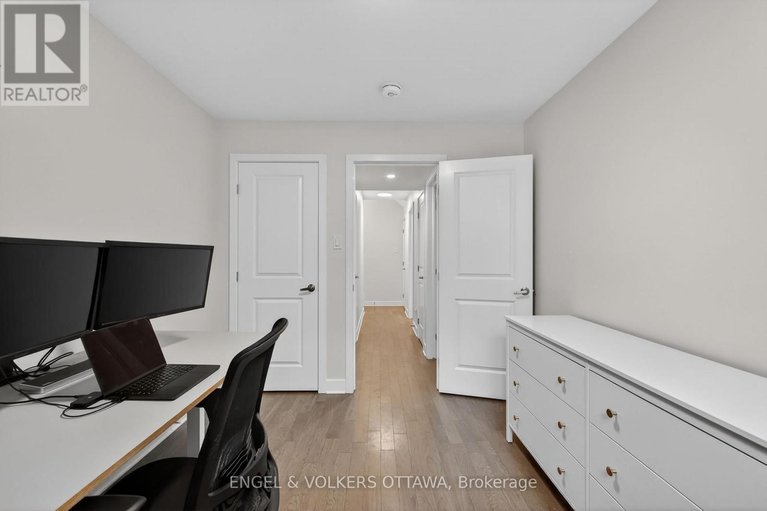 29677930/a-192-forward-avenue/mechanicsville/ottawa/ontario/K1Y4H2_18