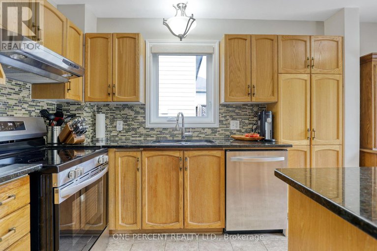 28322814/33-shannondoe-crescent/bridlewood/ottawa/ontario/K2M2H1_17