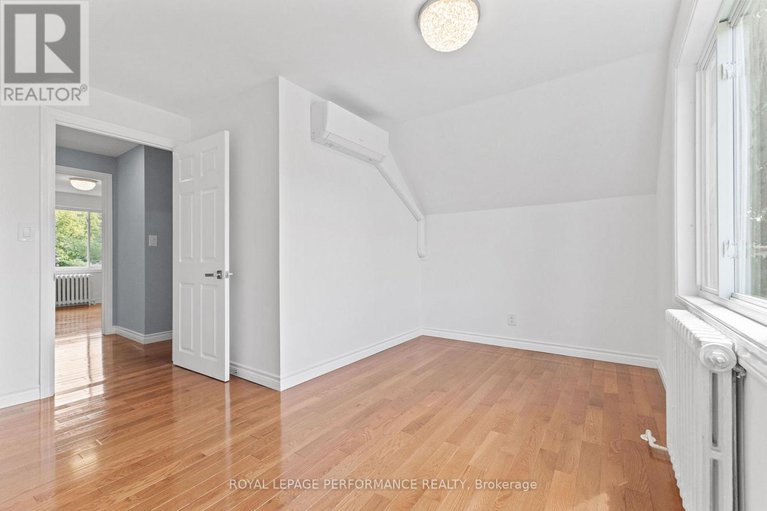 28864707/10-argue-drive/borden-farmstewart-farmcarleton-heightsparkwood-hills/ottawa/ontario/K2E6S1_15