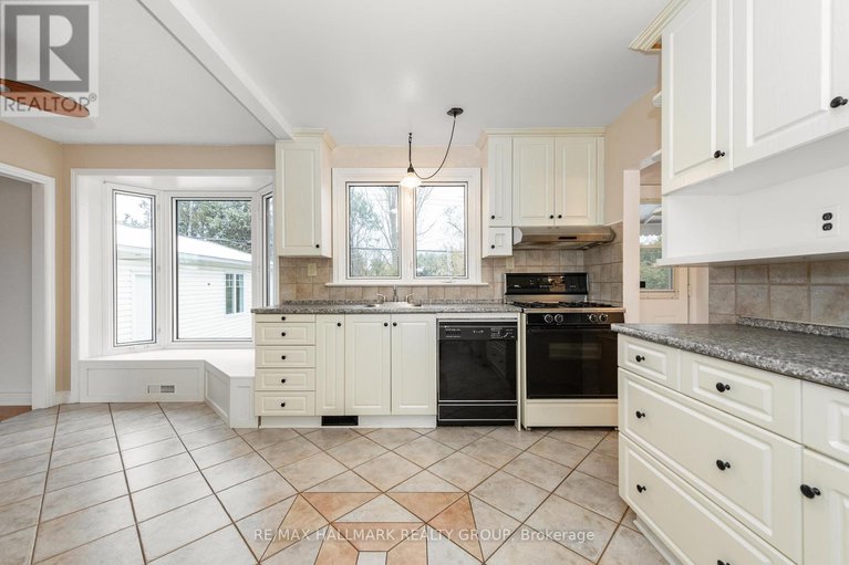 29113297/71-viewmount-drive/meadowlandscrestview/ottawa/ontario/K2G3B9_15