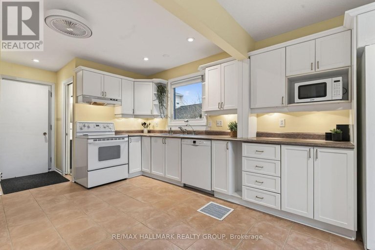 29612402/24-hobart-crescent/sheahan-estatestrend-village/ottawa/ontario/K2H5S4_14