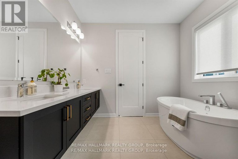 28543681/350-cloyne-crescent/half-moon-bay/ottawa/ontario/K2J6W4_34