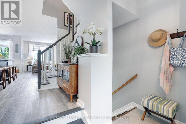 29451850/104-hillman-marsh-way/blossom-parkkemp-parkfindlay-creek/ottawa/ontario/K1T0B1_9