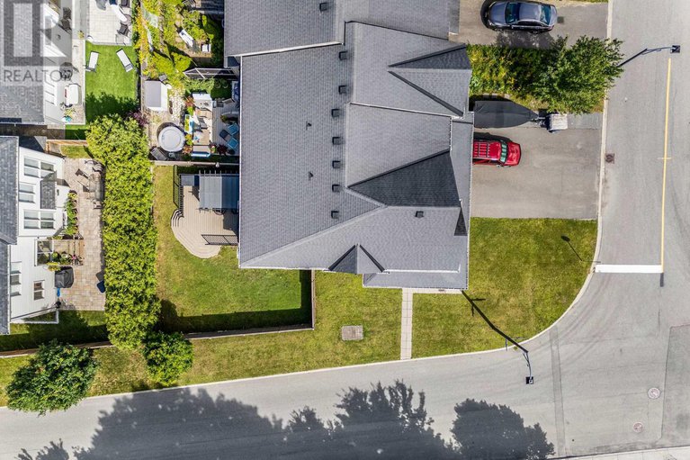 28643718/564-langelier-avenue/mer-bleuebradley-estatesanderson-park/ottawa/ontario/K1W0E7_34